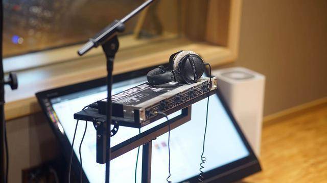 現(xiàn)面向社會承接各類音樂,聲音制作,錄音,混音,錄音棚出租.